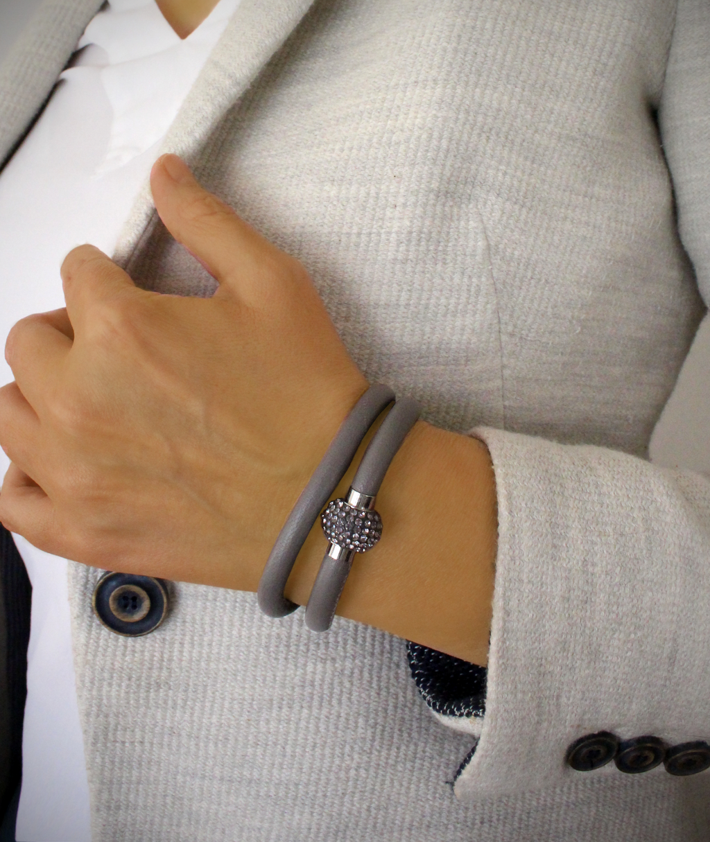 83099048